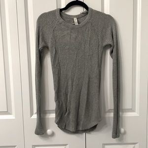 Lululemon sweater sz 6